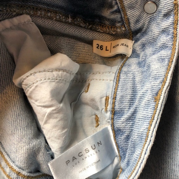 PacSun Light Wash Mom Jeans! - Picture 6 of 6